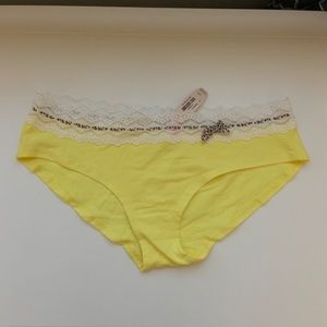 NWT Victoria’s Secret Panties Size L